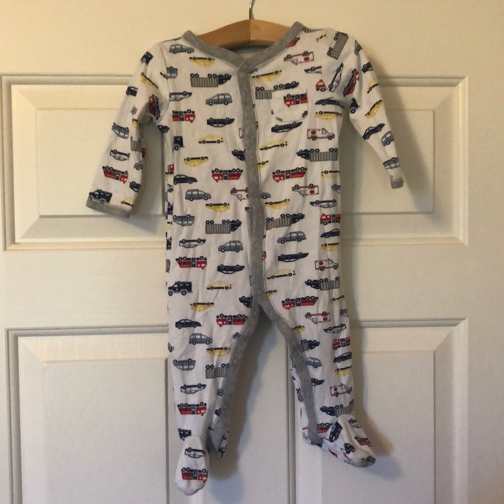 Carter’s boys 9month footie pajamas